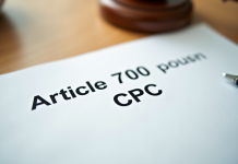 Zoom sur des documents légaux avec Article 700 CPC
